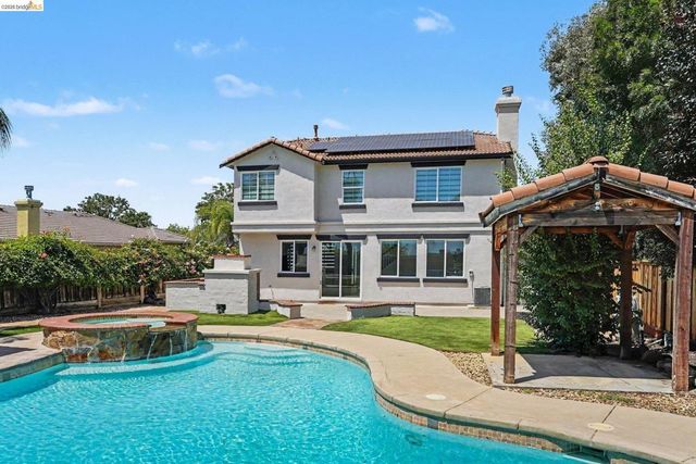 438 Montecito Dr, Brentwood, CA 94513