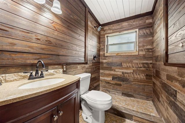 1113 OAKLAND CIRCLE, Tavares, FL 32778