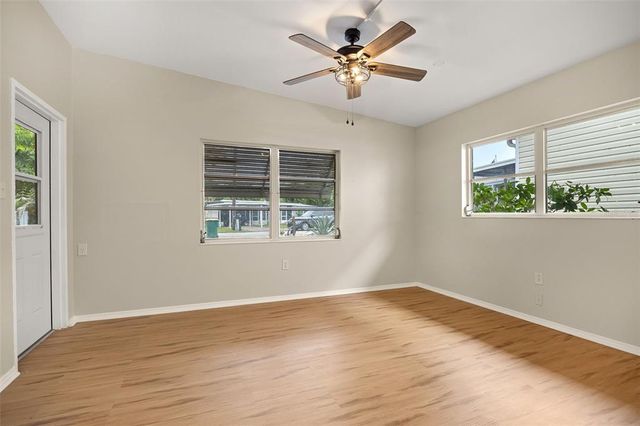 1113 OAKLAND CIRCLE, Tavares, FL 32778