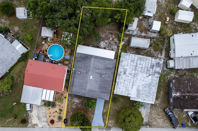 1113 OAKLAND CIRCLE, Tavares, FL 32778