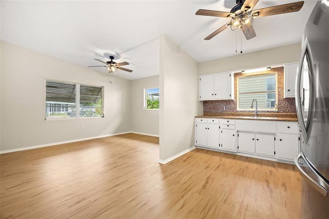 1113 OAKLAND CIRCLE, Tavares, FL 32778