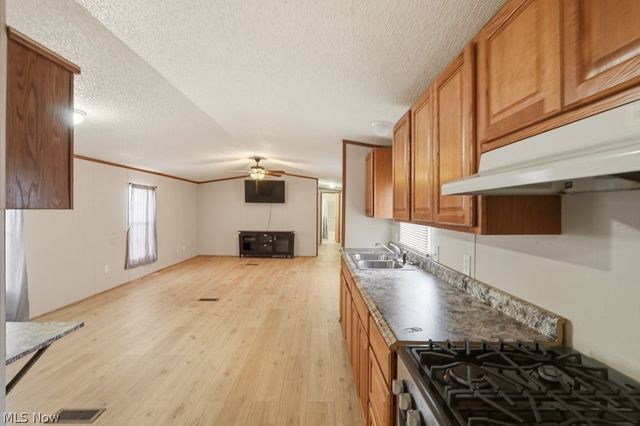 6507 Robby Lane, Ravenna, OH 44266