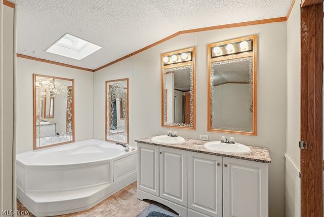 6507 Robby Lane, Ravenna, OH 44266