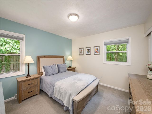 14 Fox Run Place, Fairview, NC 28730