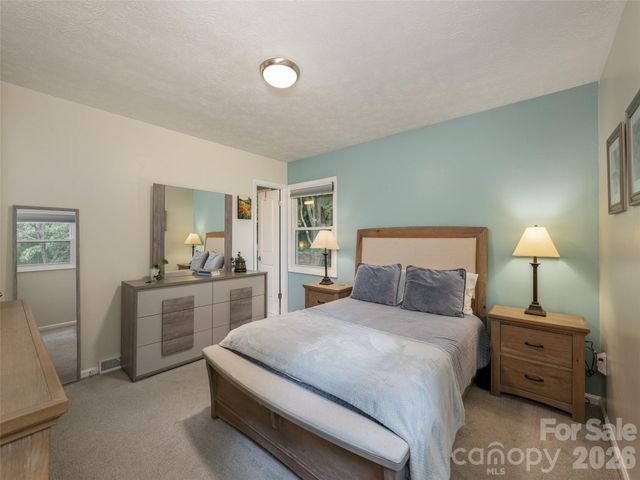 14 Fox Run Place, Fairview, NC 28730