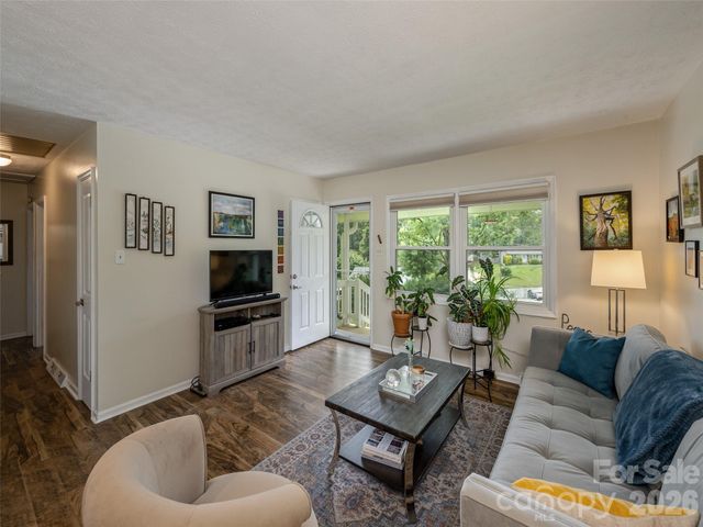 14 Fox Run Place, Fairview, NC 28730