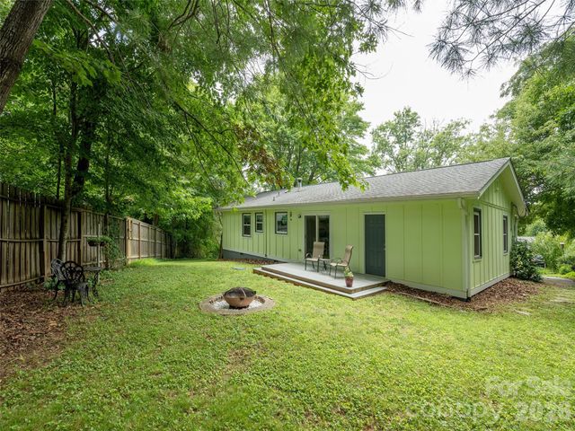 14 Fox Run Place, Fairview, NC 28730