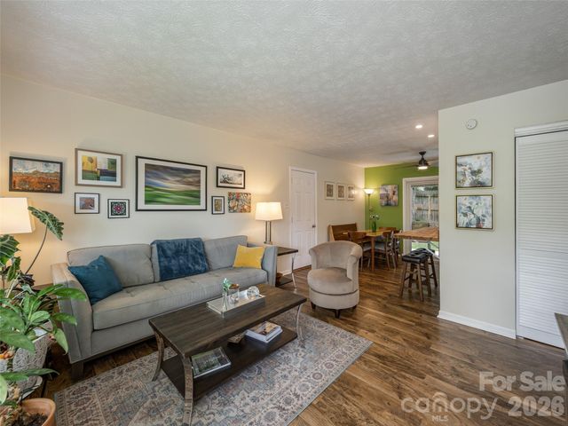 14 Fox Run Place, Fairview, NC 28730