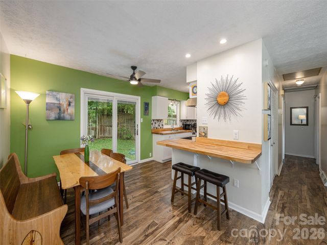 14 Fox Run Place, Fairview, NC 28730