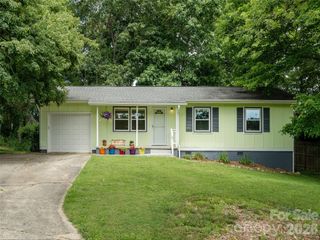 14 Fox Run Place, Fairview, NC 28730