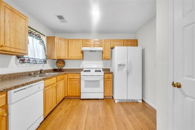 1289 Labrador Lane, Riverdale, GA 30296