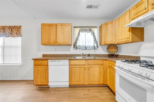 1289 Labrador Lane, Riverdale, GA 30296
