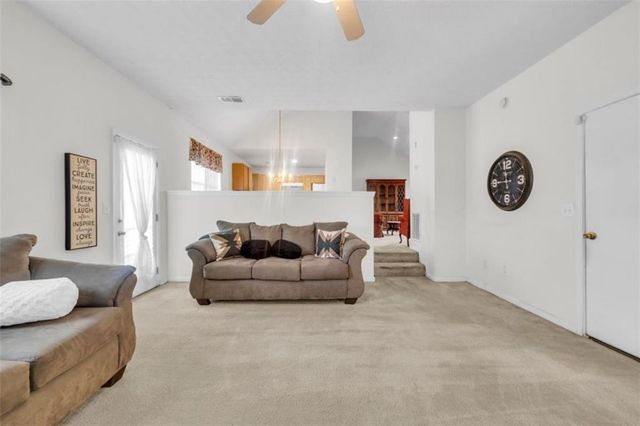 1289 Labrador Lane, Riverdale, GA 30296