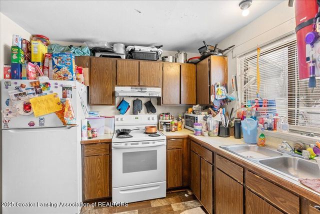 3941 Glenburne Boulevard, Lansing, MI 48911