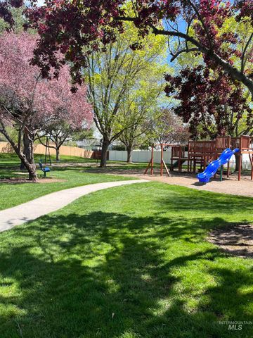 2043 S Locust Grove Lane, Meridian, ID 83642