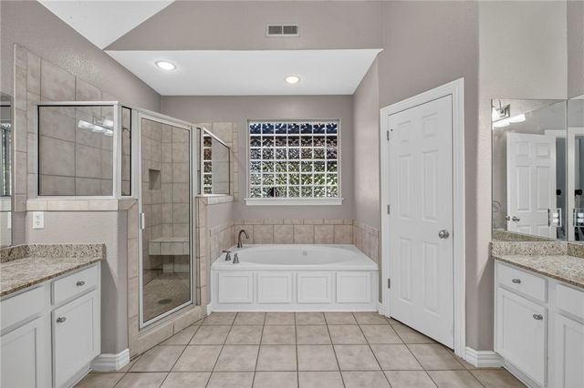6253 W Persimmon Street, Fayetteville, AR 72704