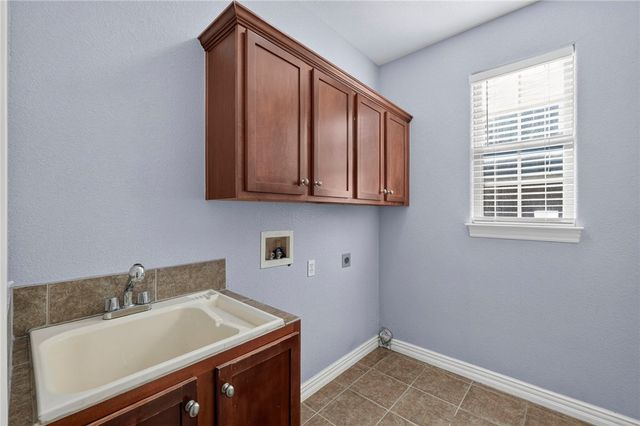6253 W Persimmon Street, Fayetteville, AR 72704