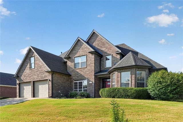 6253 W Persimmon Street, Fayetteville, AR 72704