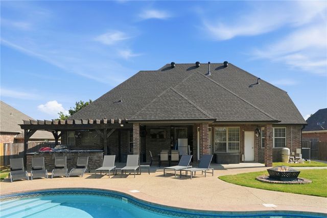 6253 W Persimmon Street, Fayetteville, AR 72704