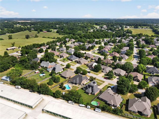 6253 W Persimmon Street, Fayetteville, AR 72704