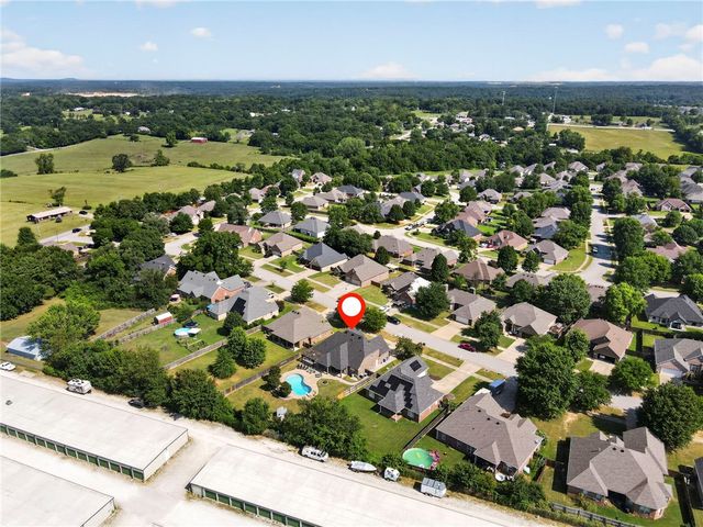 6253 W Persimmon Street, Fayetteville, AR 72704