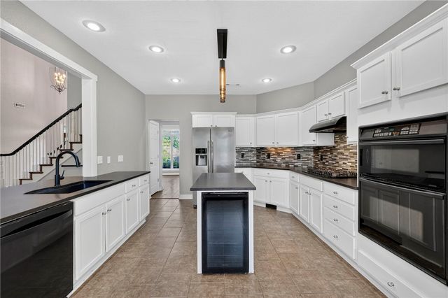 6253 W Persimmon Street, Fayetteville, AR 72704