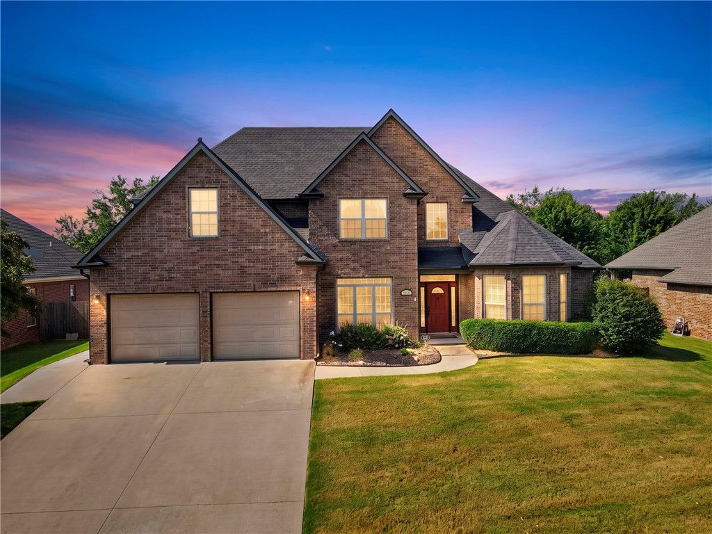 6253 W Persimmon Street, Fayetteville, AR 72704