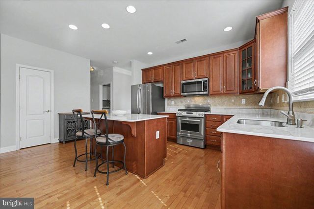 32 PAR CIR, Pottstown, PA 19464