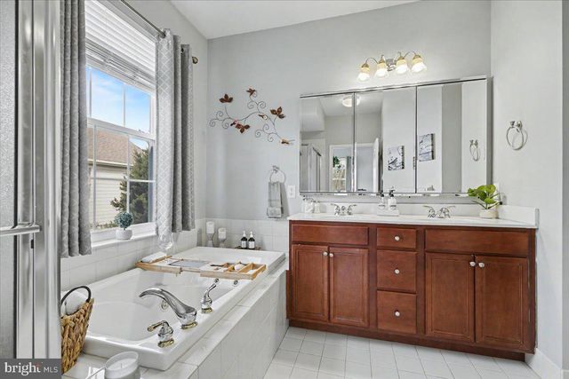 32 PAR CIR, Pottstown, PA 19464