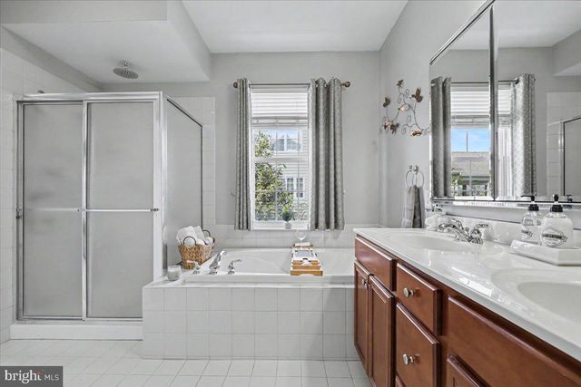 32 PAR CIR, Pottstown, PA 19464