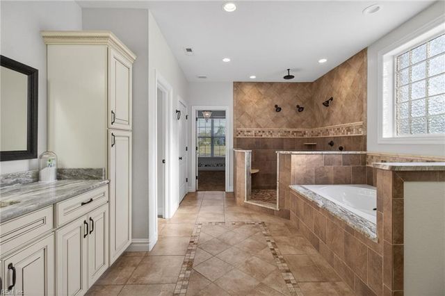 1436 Paul Eason DR, Chesapeake, VA 23322