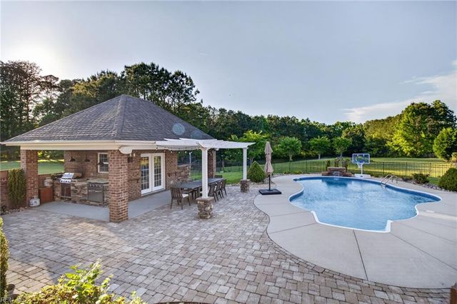 1436 Paul Eason DR, Chesapeake, VA 23322