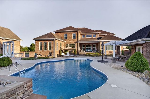 1436 Paul Eason DR, Chesapeake, VA 23322