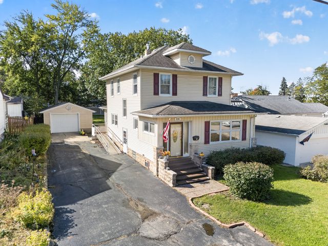 215 E 4th Street, Lockport, IL 60441