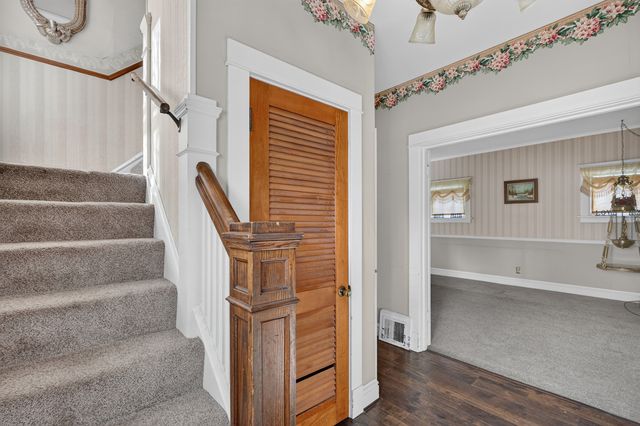 215 E 4th Street, Lockport, IL 60441