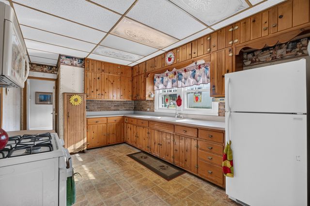 215 E 4th Street, Lockport, IL 60441