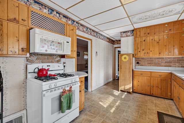 215 E 4th Street, Lockport, IL 60441