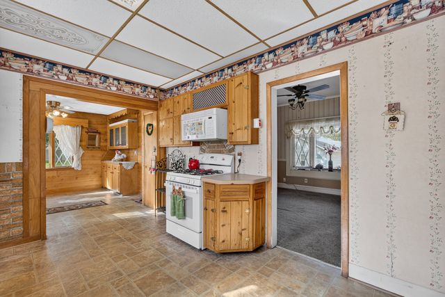 215 E 4th Street, Lockport, IL 60441