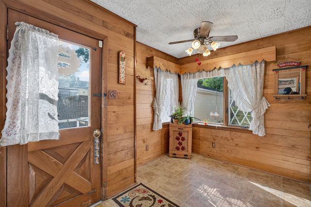 215 E 4th Street, Lockport, IL 60441