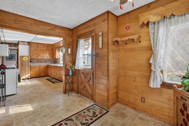 215 E 4th Street, Lockport, IL 60441