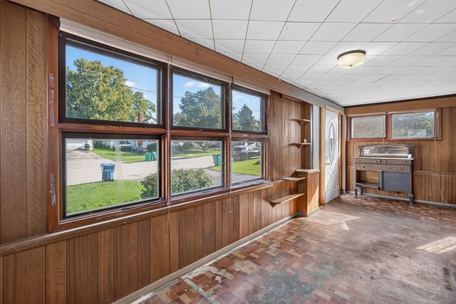 215 E 4th Street, Lockport, IL 60441