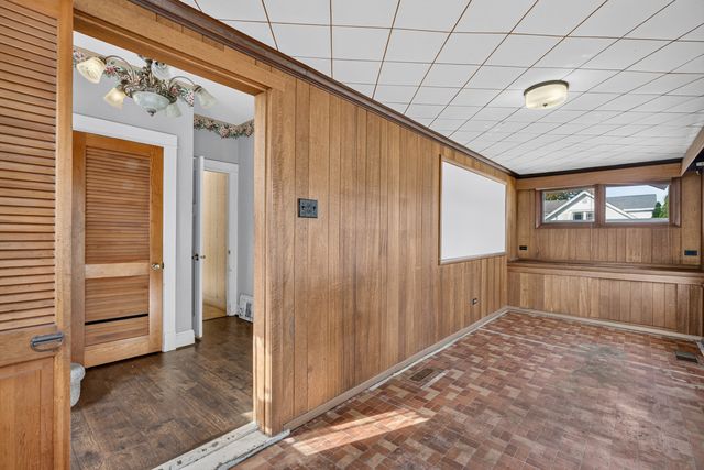 215 E 4th Street, Lockport, IL 60441