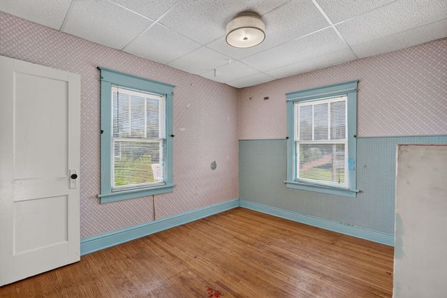 215 E 4th Street, Lockport, IL 60441
