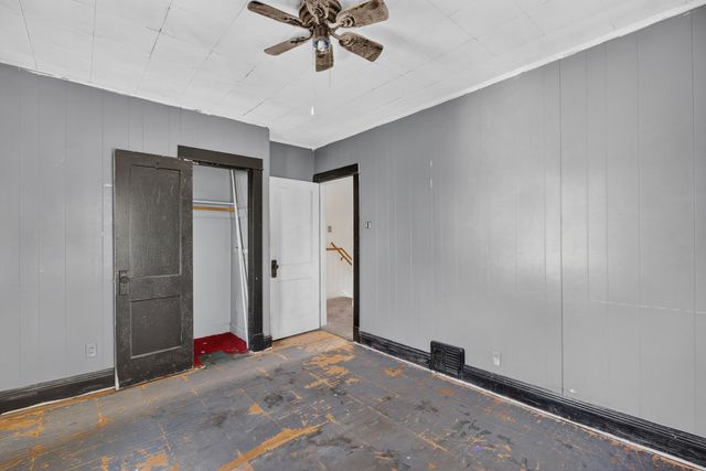 215 E 4th Street, Lockport, IL 60441