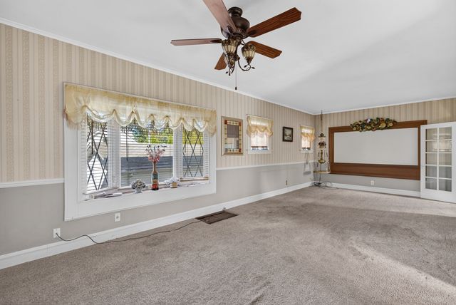 215 E 4th Street, Lockport, IL 60441