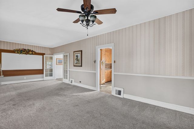215 E 4th Street, Lockport, IL 60441