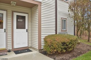 219 Woods Edge Dr, Roxbury Twp., NJ 07876