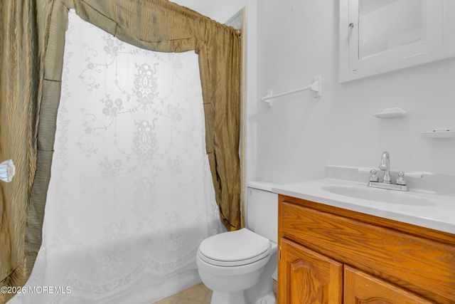 180 Tinton Avenue, Eatontown, NJ 07724