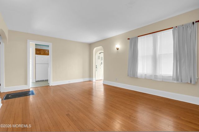 180 Tinton Avenue, Eatontown, NJ 07724
