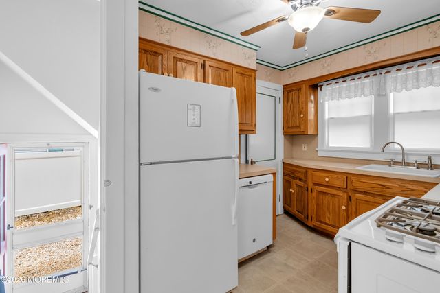 180 Tinton Avenue, Eatontown, NJ 07724